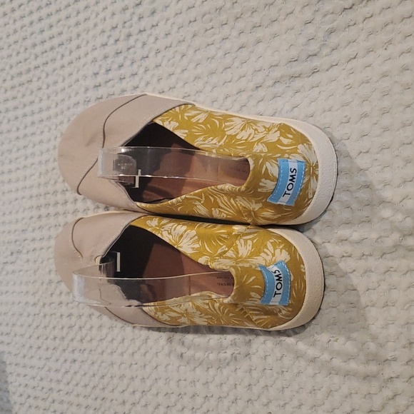 EUC TOMS Avalon slip on shoes - Picture 2 of 6